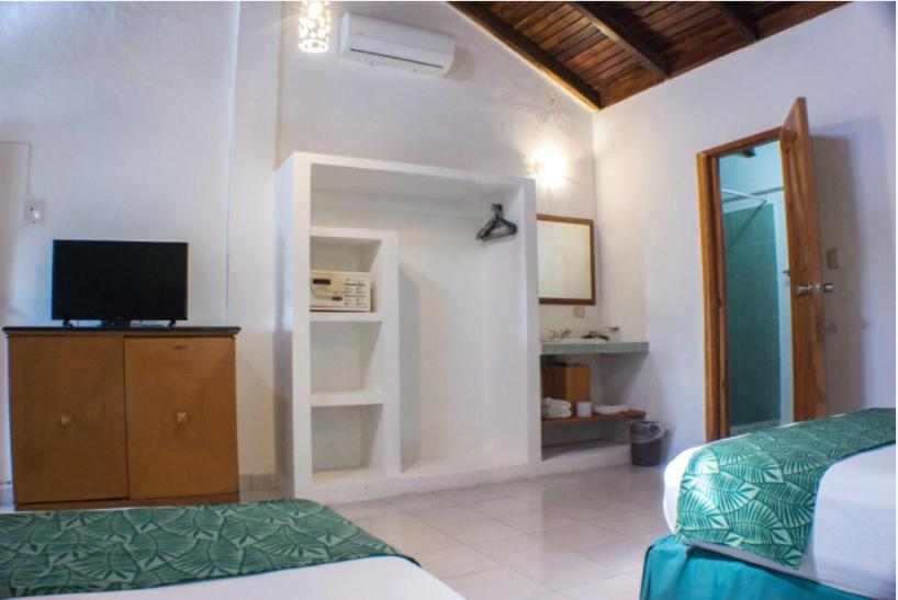 Hotel Central Station Тулум Екстериор снимка