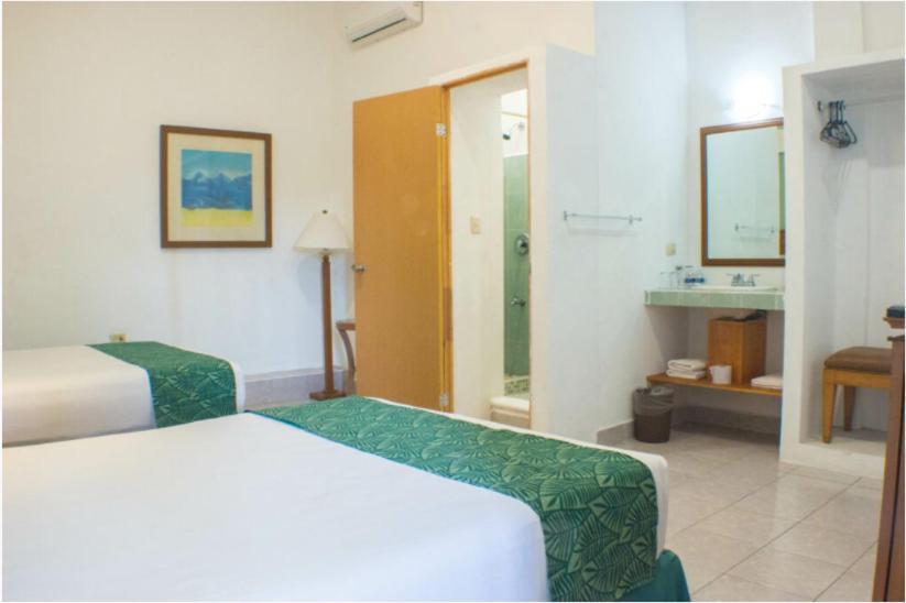 Hotel Central Station Тулум Екстериор снимка