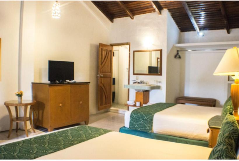 Hotel Central Station Тулум Екстериор снимка
